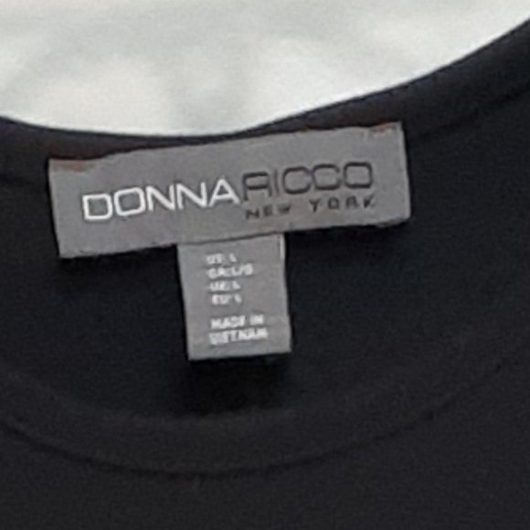 Black Dress - Picture 3 of 7